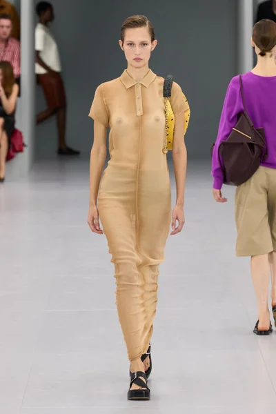 Look 35